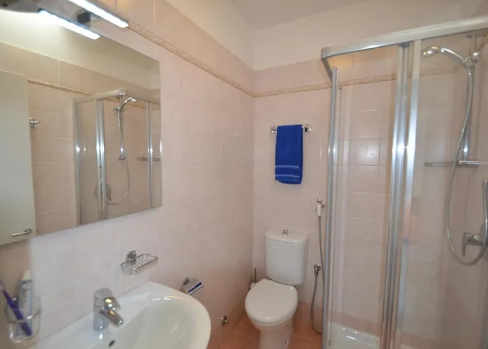 Villaggio Michelangelo Μπιμπιόνε